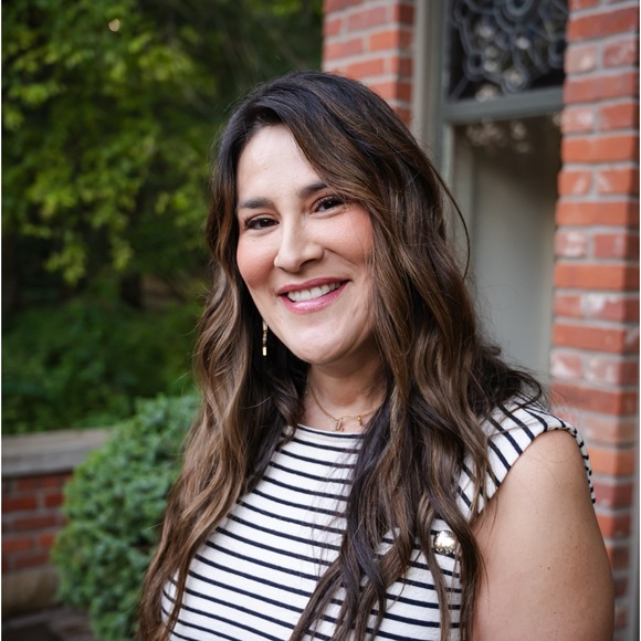 Meet your Posher, Jocelyn - Picture 1 of 1